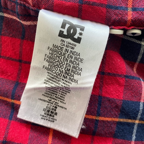 DC Flannel Plaid Shirt Size L - Picture 5 of 6